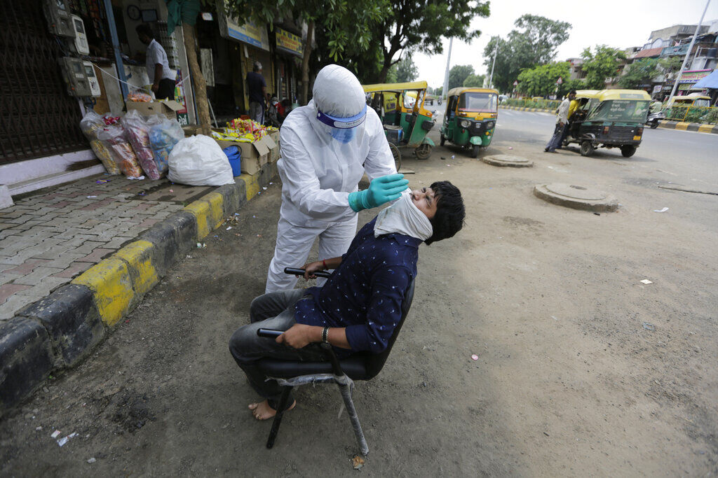 APTOPIX Virus Outbreak India